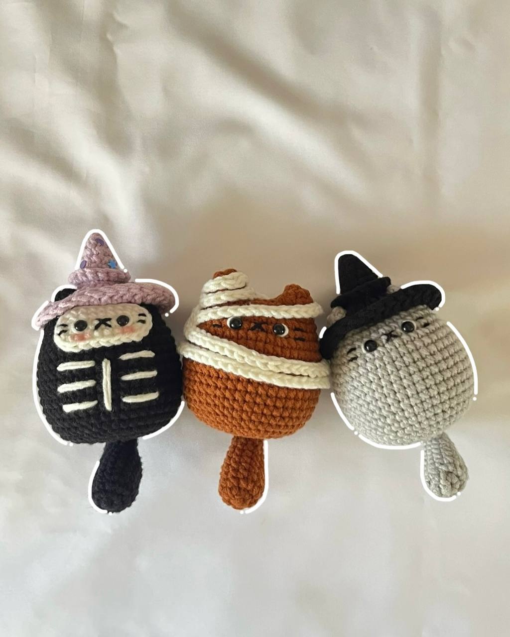 crochet cats in Halloween theme